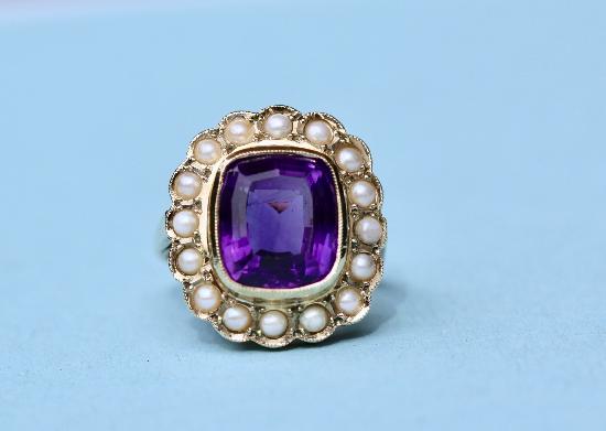 AMETHYST AND PEARL RETRO COCKTAIL RING