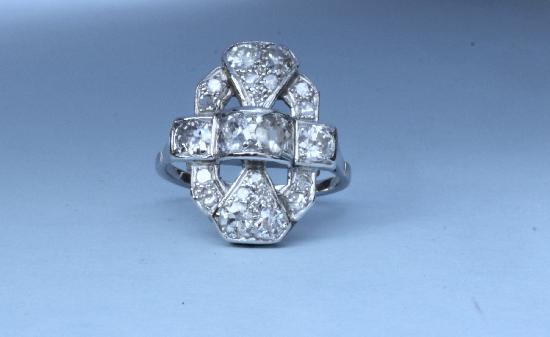 ART DECO PLATINUM DIAMOND ENGAEMENT RING