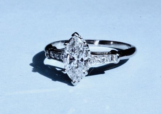 BEAUTIFUL MARQUISE DIAMOND ENGAGEMENT RING