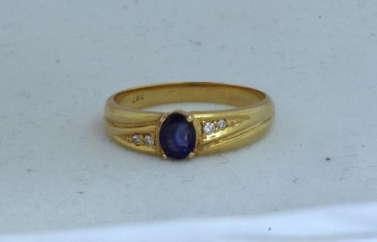 CONTINENTAL SAPPHIRE AND DIAMOND RING