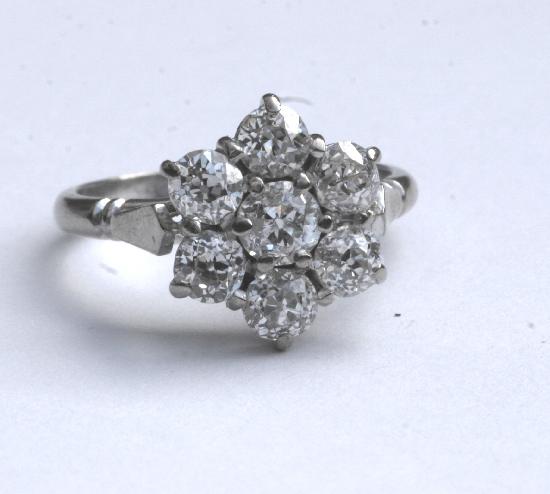 DIAMOND  DAISY CLUSTER ENGAGEMENT RING.   VINTAGE