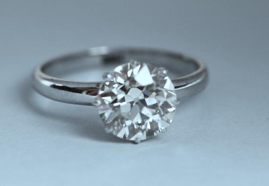 GORGEOUS LARGE SOLITAIRE DIAMOND ENGAGEMENT RING