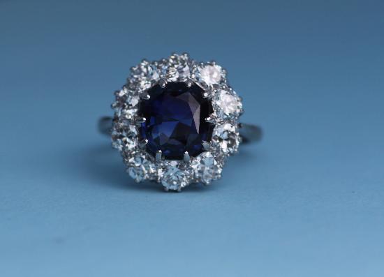 GORGEOUS SAPPHIRE AND DIAMOND CLUSTER ENGAGEMENT RING