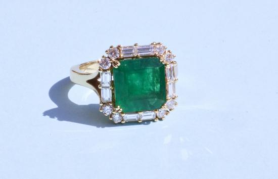 HUGE STUNNING SQUARE CUT EMERALD AND DIAMOND RING