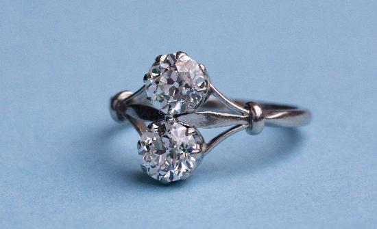 PLATINUM 1920s TWIN DIAMOND ENGAGEMENT RING