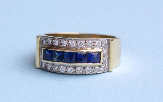 SAPPHIRE AND DIAMOND COCKTAIL RING 