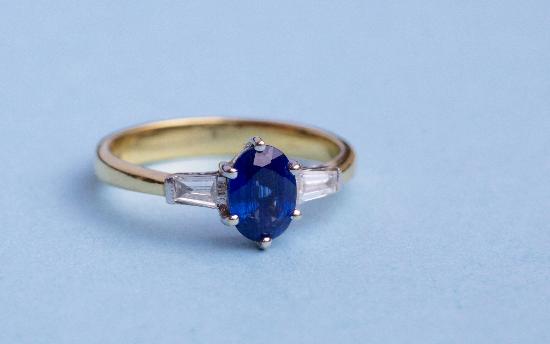 SAPPHIRE AND DIAMOND ENGAGEMENT RING