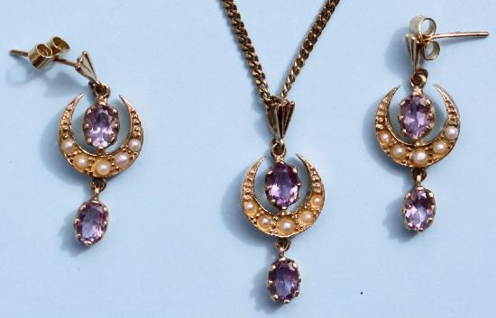 VINTAGE AMETHYST AND SEED PEARL EARRINGS AND NECKLACE SET