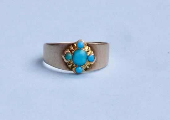 VINTAGE FIVE STONE TURQUOISE CHILDS RING.
