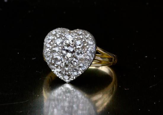 ANTIQUE DIAMOND HEART ENGAGEMENT RING