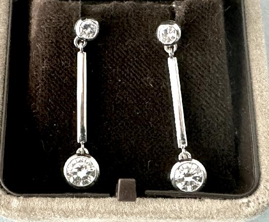 BEAUTIFUL DIAMOND DROP EARRINGS