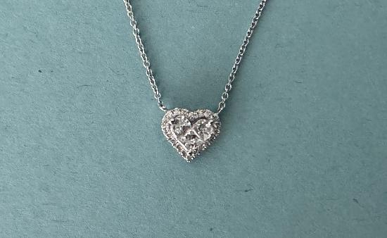 BEAUTIFUL HEART DIAMOND PENDANT