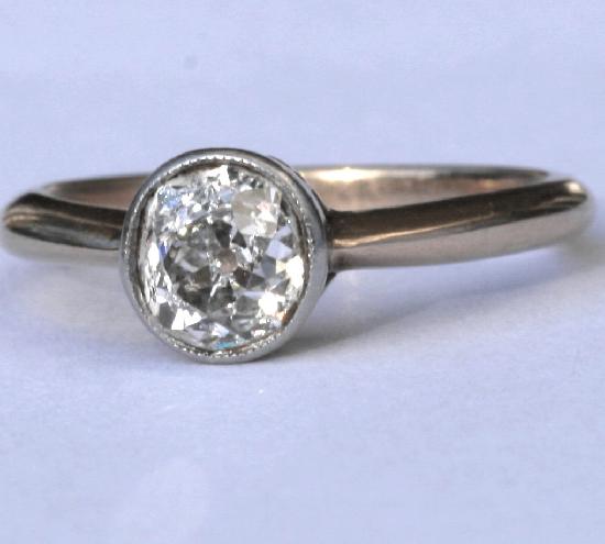 DIAMOND SOLITAIRE ENGAGEMENT RING 1920s