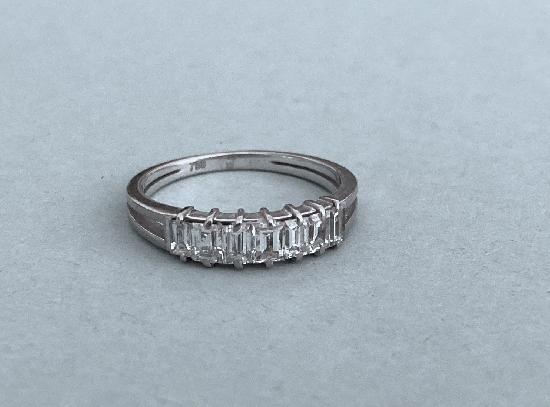 EMERALD-CUT DIAMOND HALF ETERNITY RING