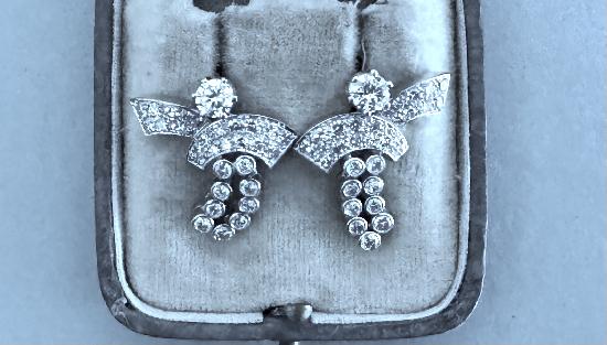FINE QUALITY DIAMOND EARRINGS 
