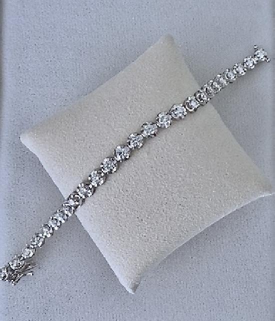 GORGEOUS DIAMOND LINE  TENNIS BRACELET 