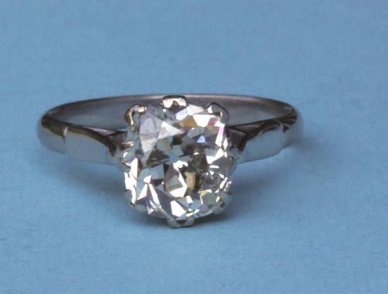 LARGE CUSHION-CUT SOLITAIRE ENGAGEMENT RING