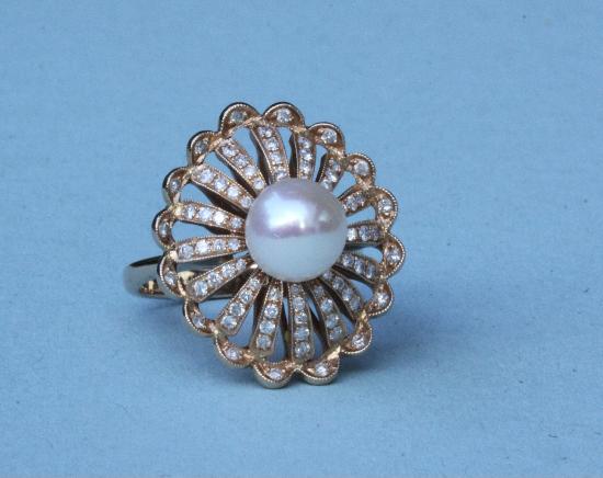 PEARL AND DIAMOND COCKTAIL RING