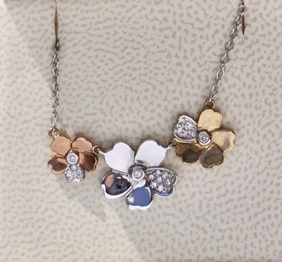 PRETTY CLOVER LEAF AND DIAMOND NECKLACE