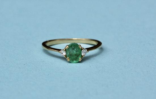 PRETTY FRENCH EMERALD AND DIAMOND ENGAGEMENT RING