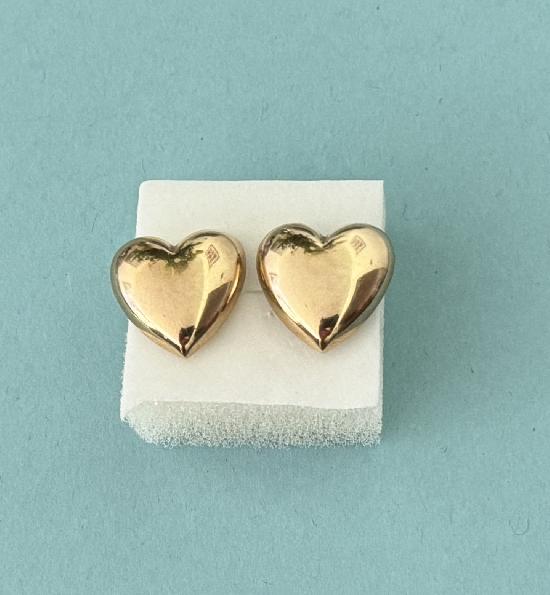 PRETTY GOLD HEART EARRINGS.