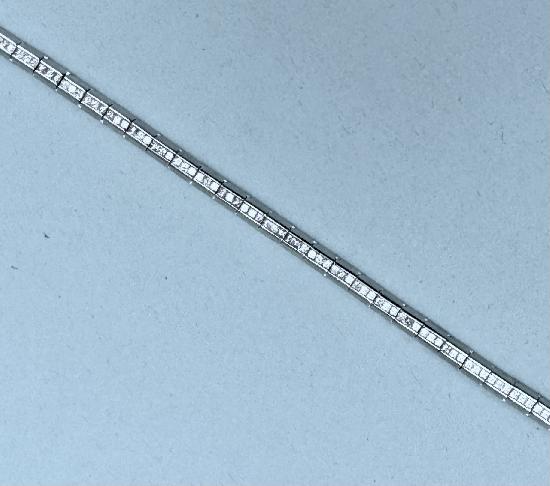 QUALITY DIAMOND LINE BRACELET 