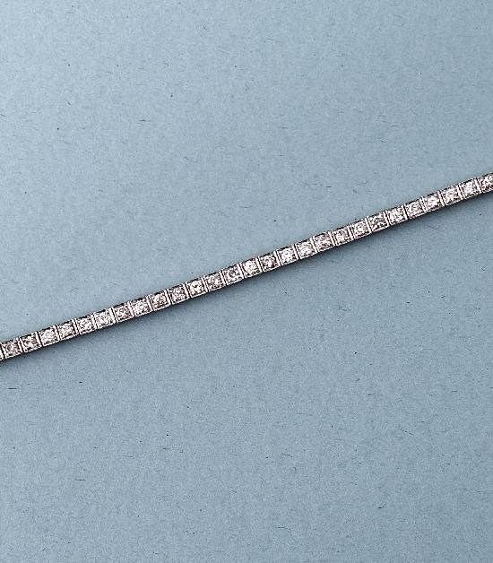 QUALITY DIAMOND LINE BRACELET