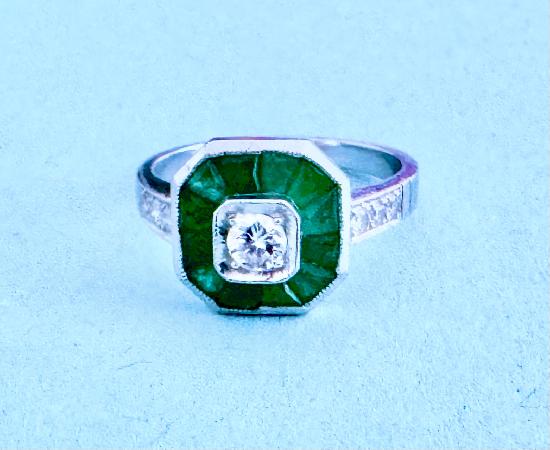 RETRO EMERALD AND DIAMOND RING