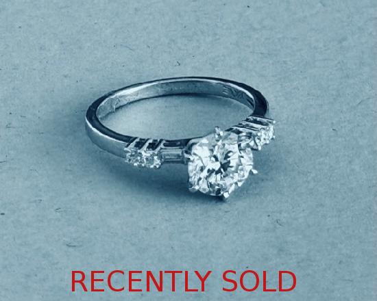 BEAUTIFUL SOLITAIRE DIAMOND ENGAGEMENT RING