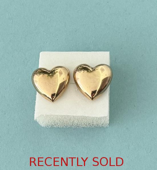 PRETTY GOLD HEART EARRINGS.