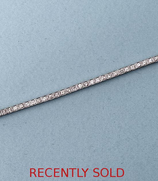 QUALITY DIAMOND LINE BRACELET