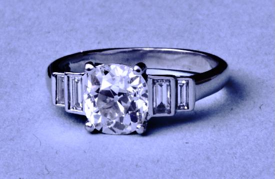 STUNNING OLD CUSHION CUT DIAMOND SOLITAIRE ENGAGEMENT RING.