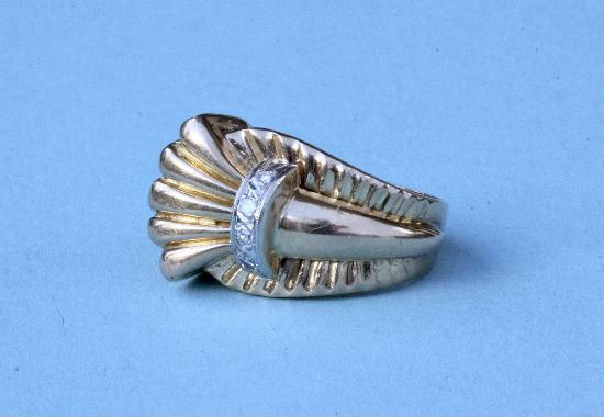 STYLISH 1950S GOLD AND DIAMOND COCKTAIL RING
