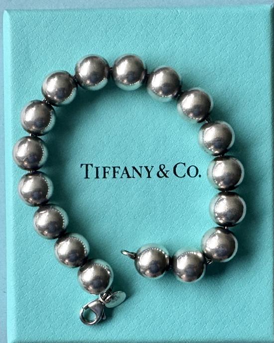 TIFFANY AND Co  STERLING SILVER BRACELET. 