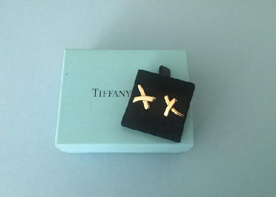 TIFFANY KISS EARRINGS