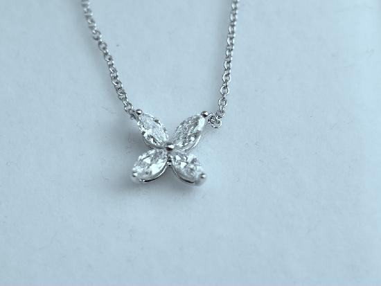 TIFFANY STYLE KISS DIAMOND PENDANT NECKLACE