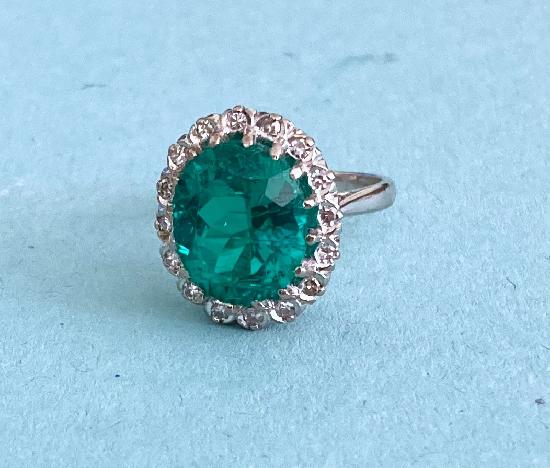 VINTAGE EMERALD AND DIAMOND CLUSTER ENGAGEMENT RING