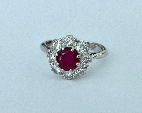 VINTAGE RUBY AND DIAMOND CLUSTER RING