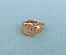 A Gents 9ct Gold Signet Ring