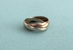 A Tricolour Wedding Ring