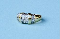 Attractive Diamond And Gold Band Ring