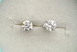 Beautiful Diamond Solitaire Stud Earrings