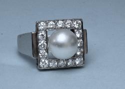Platinum Pearl And Diamond Stylish Dress Ring