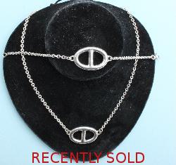Stylish Silver Necklace And Bracelet Set 