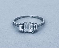 Supurb Quality Platinum Diamond Engagement Ring